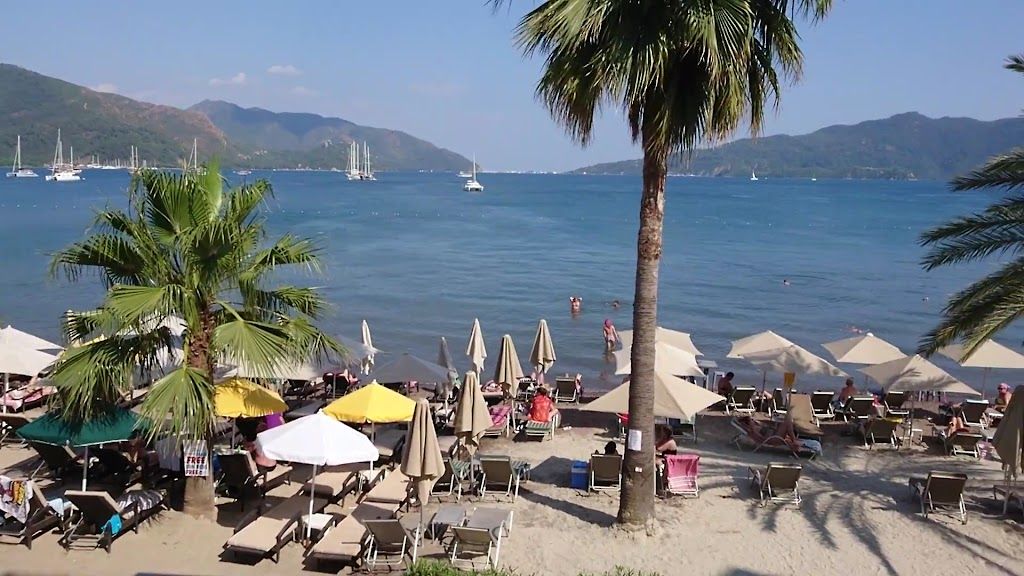 Reis Beach Hotel-Cafe Bar & Restaurant