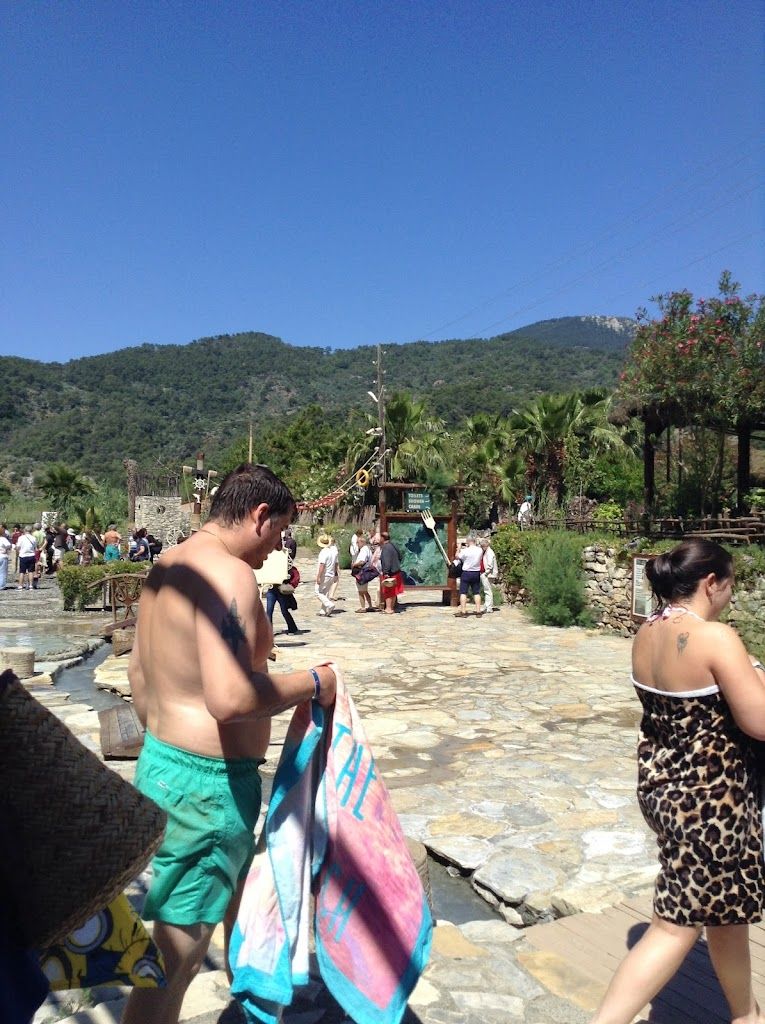 DERVİSHAN PRIVATE CLUB - Strictly Non Smoking Area - Adults only (CLUB YETISKINLER VE SIGARA ICMEYENLER )