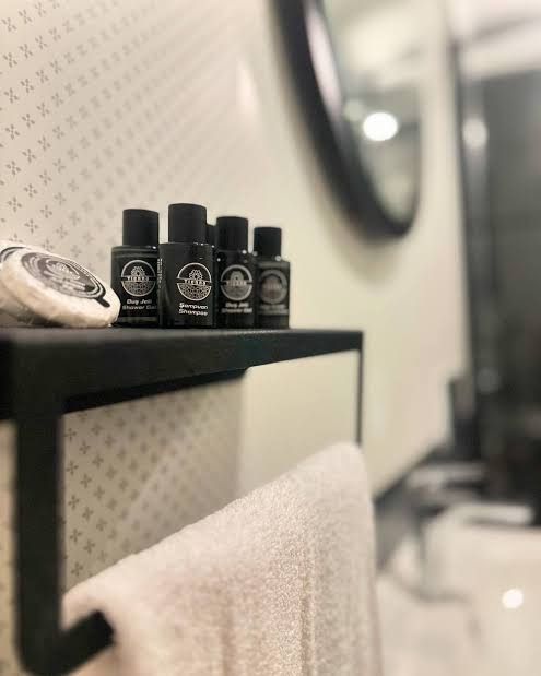 Red Castle Hotel & Bar